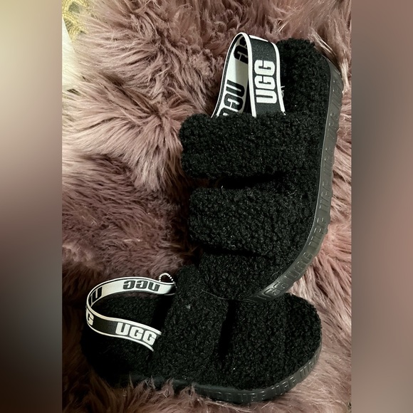 Black Never-worn Ugg slippers - Picture 6 of 8